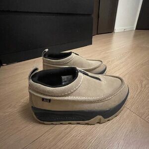 Nike ACG IZY sneakers